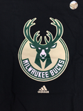 adidas Milwaukee Bucks Deer Graphic Logo Men's GOTO T-Shirt Black LARGE